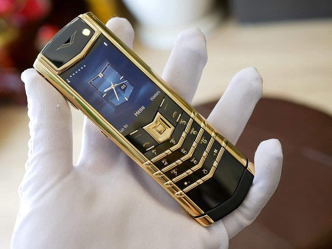 VERTU SIGNATURE S CLASSIC BLACK & GOLD KEYPAD MOBILE PHONE - Image 5