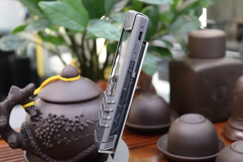 Vertu Signature S Zirconium Alligator Business Mobile Phone - Image 10