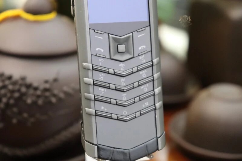 Vertu Signature S Zirconium Alligator Business Mobile Phone - Image 4