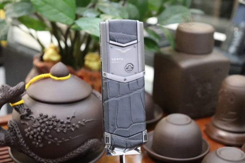Vertu Signature S Zirconium Alligator Business Mobile Phone - Image 9